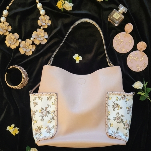 Handbag - Picture 16 of 16